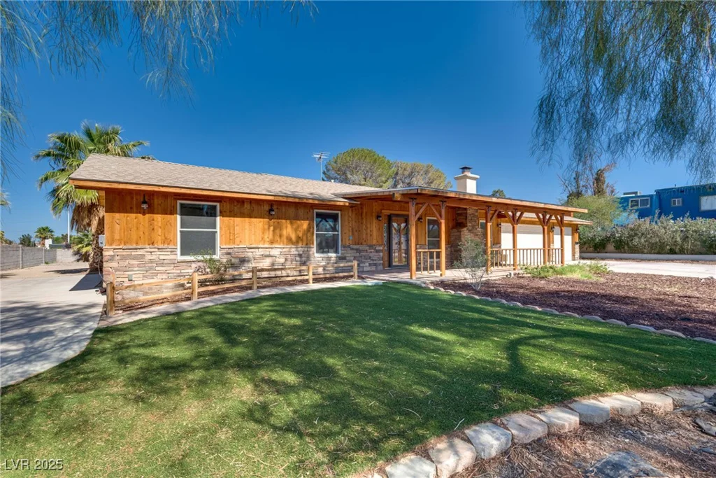 7950 Red Barn, Las Vegas, NV 89123