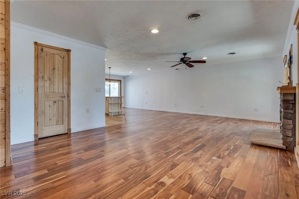 7950 Red Barn, Las Vegas, NV 89123
