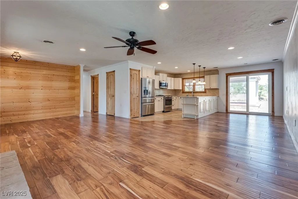 7950 Red Barn, Las Vegas, NV 89123