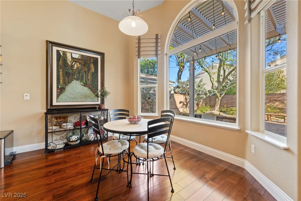 5823 Falling Stream, Las Vegas, NV 89131
