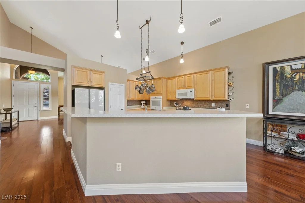 5823 Falling Stream, Las Vegas, NV 89131