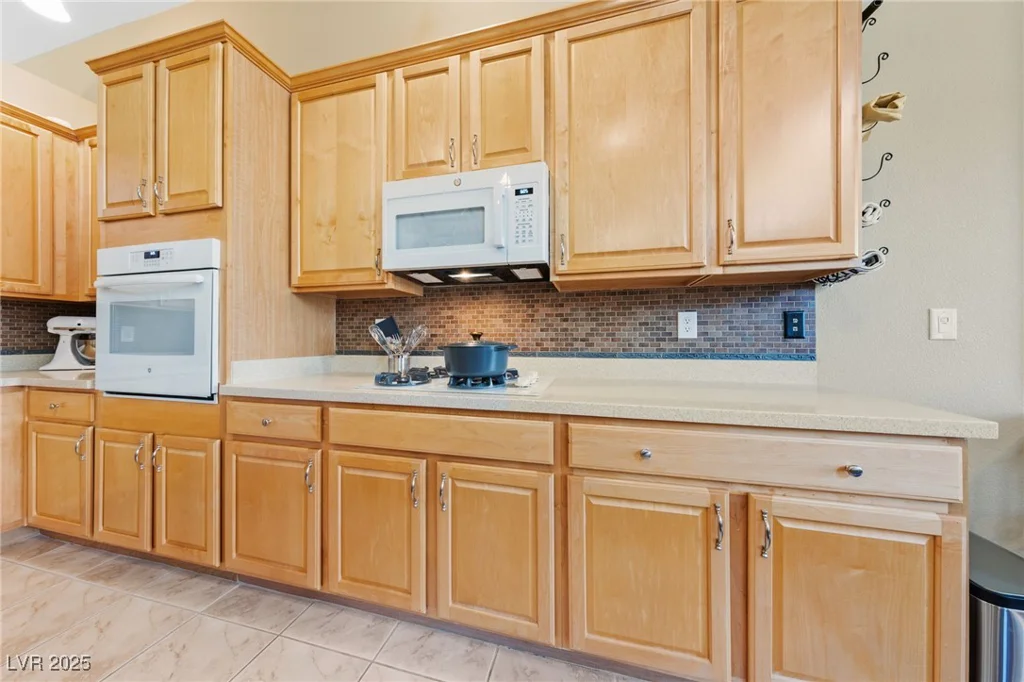5823 Falling Stream, Las Vegas, NV 89131
