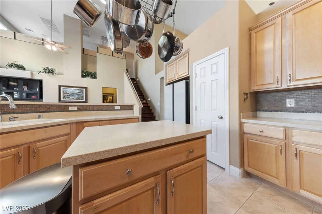 5823 Falling Stream, Las Vegas, NV 89131
