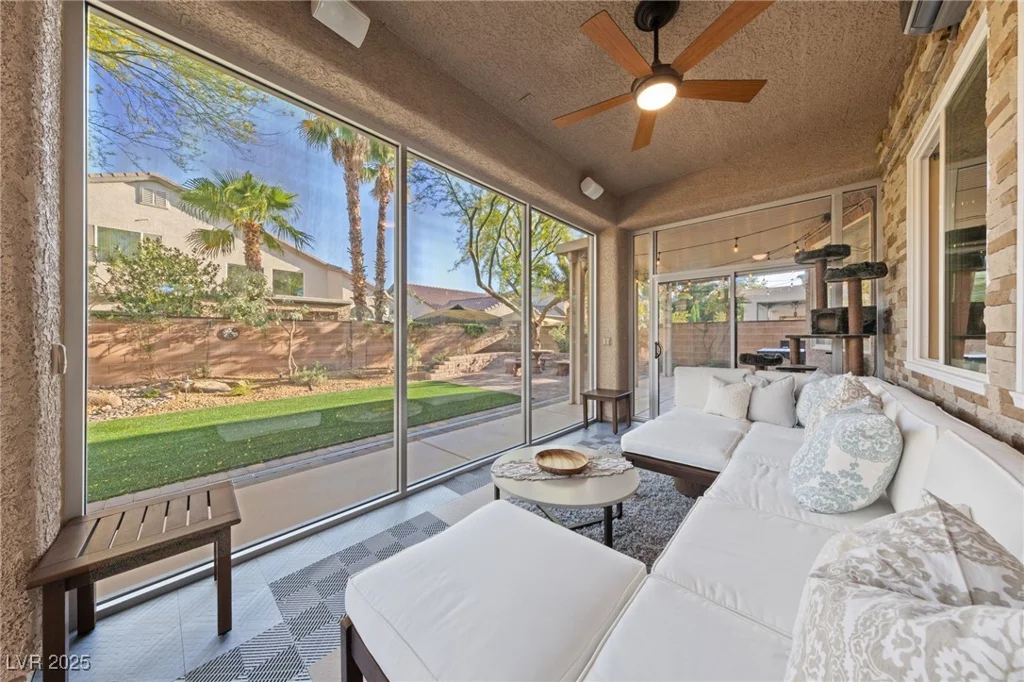 5823 Falling Stream, Las Vegas, NV 89131