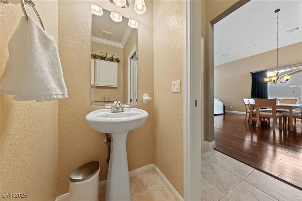 5823 Falling Stream, Las Vegas, NV 89131