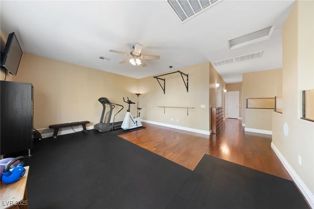 5823 Falling Stream, Las Vegas, NV 89131