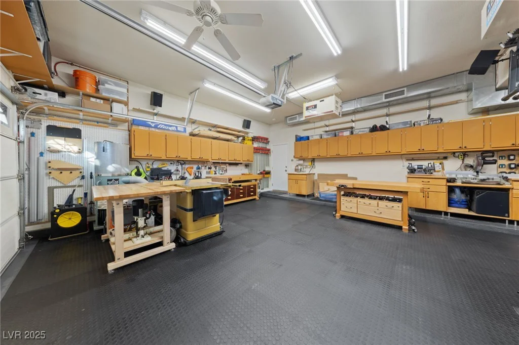 5823 Falling Stream, Las Vegas, NV 89131