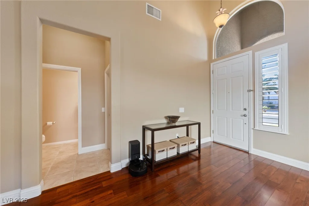 5823 Falling Stream, Las Vegas, NV 89131