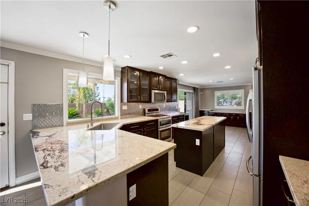 1921 Moonlight Bluff, North Las Vegas, NV 89084