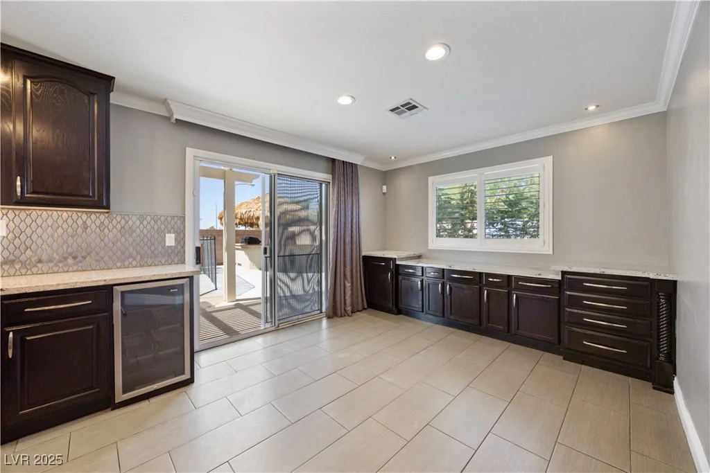 1921 Moonlight Bluff, North Las Vegas, NV 89084