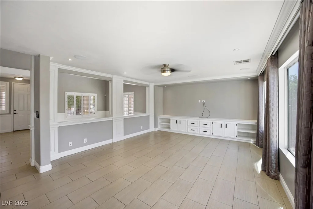 1921 Moonlight Bluff, North Las Vegas, NV 89084