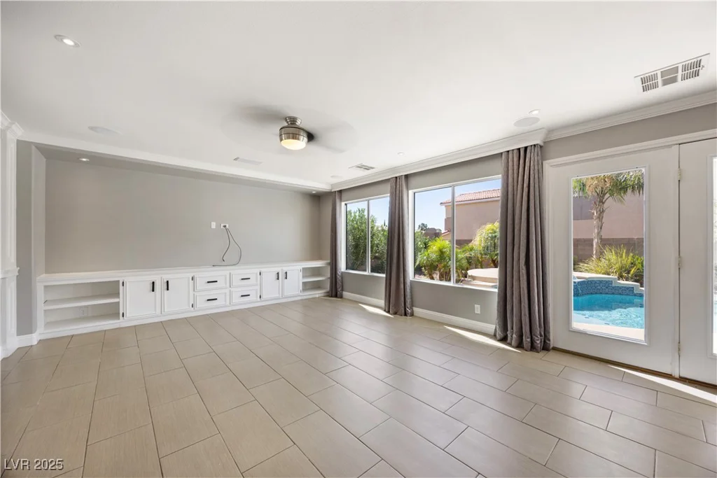 1921 Moonlight Bluff, North Las Vegas, NV 89084