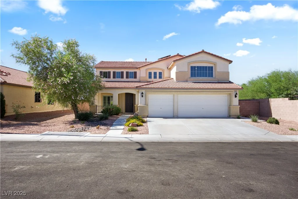 1921 Moonlight Bluff, North Las Vegas, NV 89084