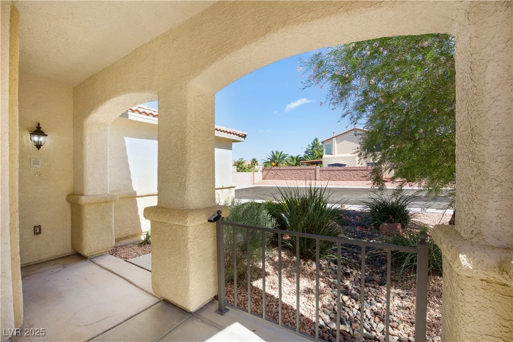 1921 Moonlight Bluff, North Las Vegas, NV 89084
