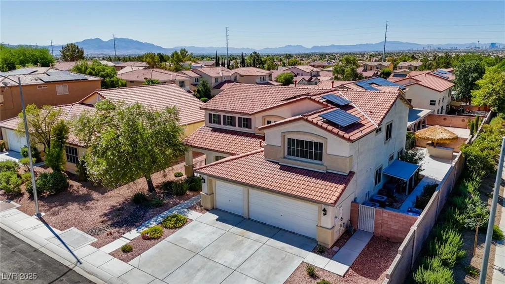 1921 Moonlight Bluff, North Las Vegas, NV 89084