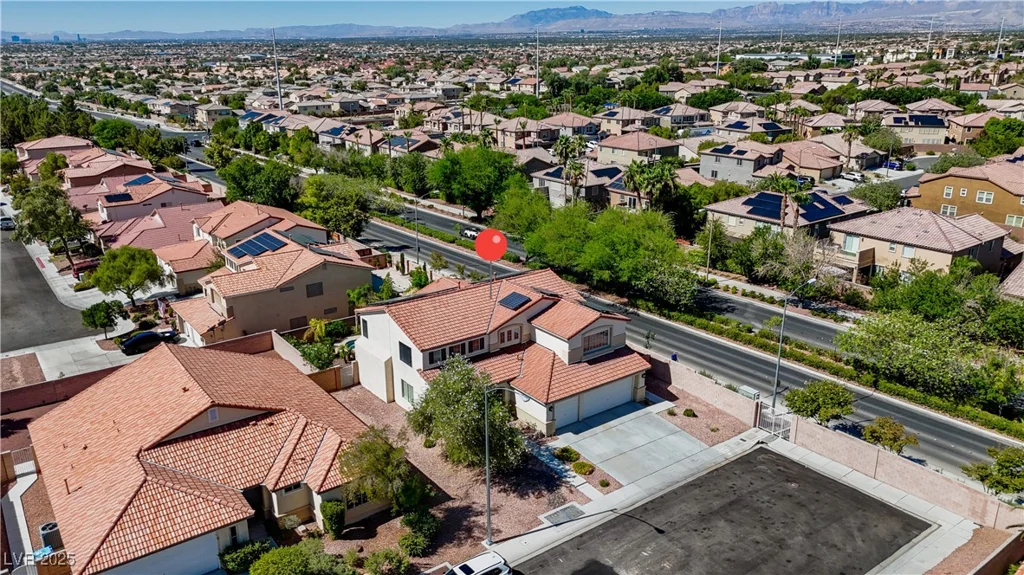 1921 Moonlight Bluff, North Las Vegas, NV 89084
