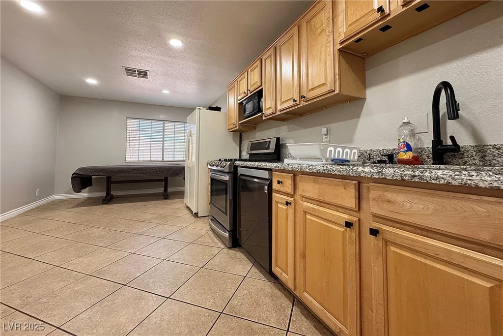 6929 Montcliff, Las Vegas, NV 89147