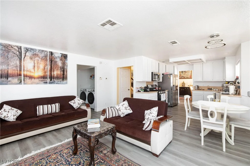 459 Kelsford, Las Vegas, NV 89123