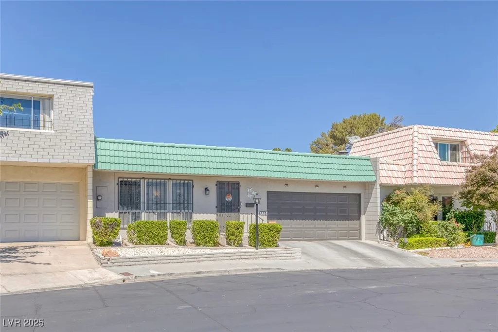 3815 Atlantis, Las Vegas, NV 89121