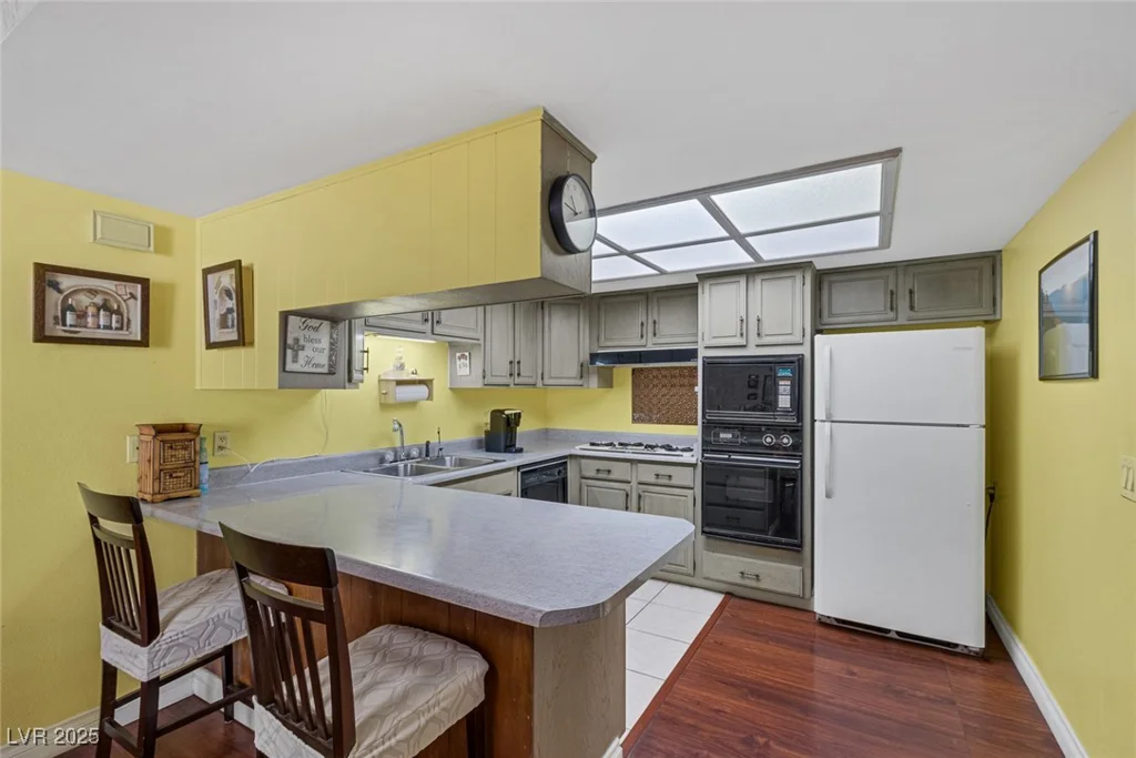 3815 Atlantis, Las Vegas, NV 89121