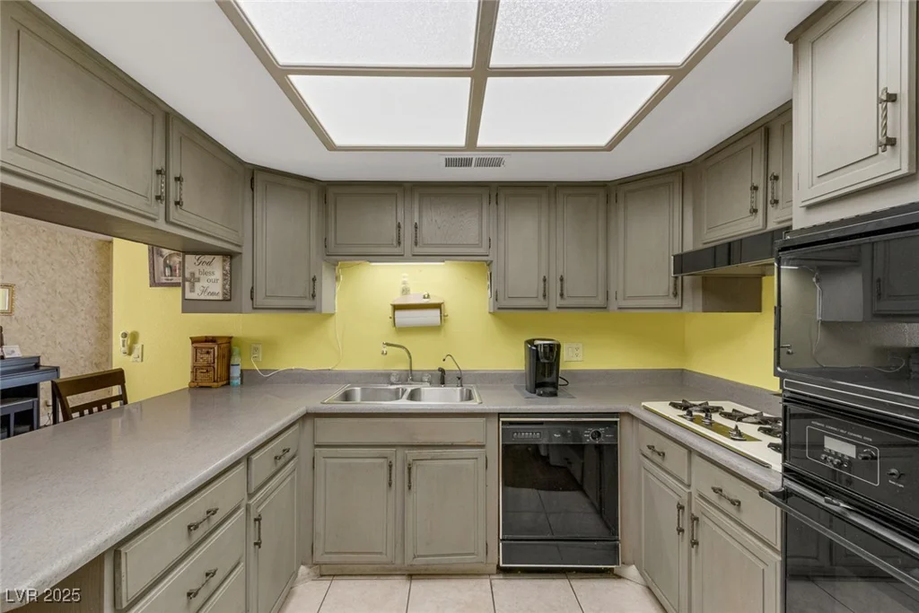 3815 Atlantis, Las Vegas, NV 89121