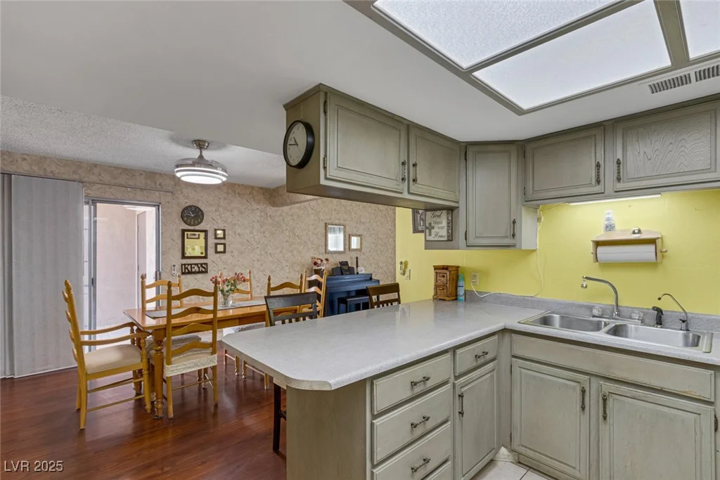 3815 Atlantis, Las Vegas, NV 89121
