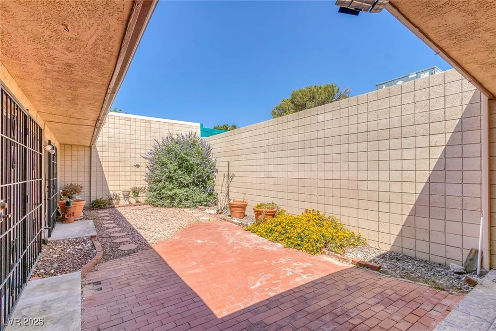 3815 Atlantis, Las Vegas, NV 89121