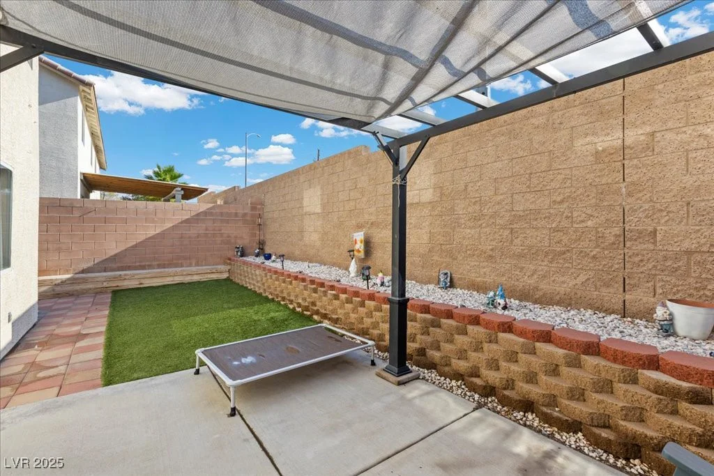 779 Peregrine Falcon, Henderson, NV 89015