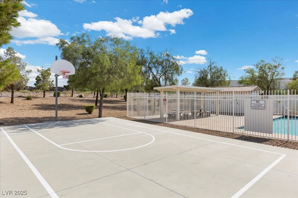 779 Peregrine Falcon, Henderson, NV 89015
