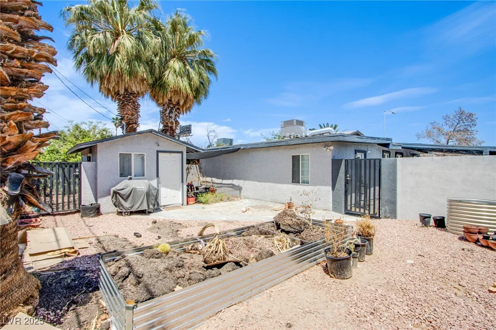 237 Cervantes, Las Vegas, NV 89101