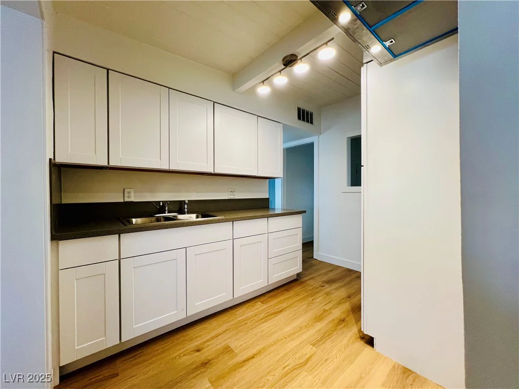 700 Minnesota, Las Vegas, NV 89107