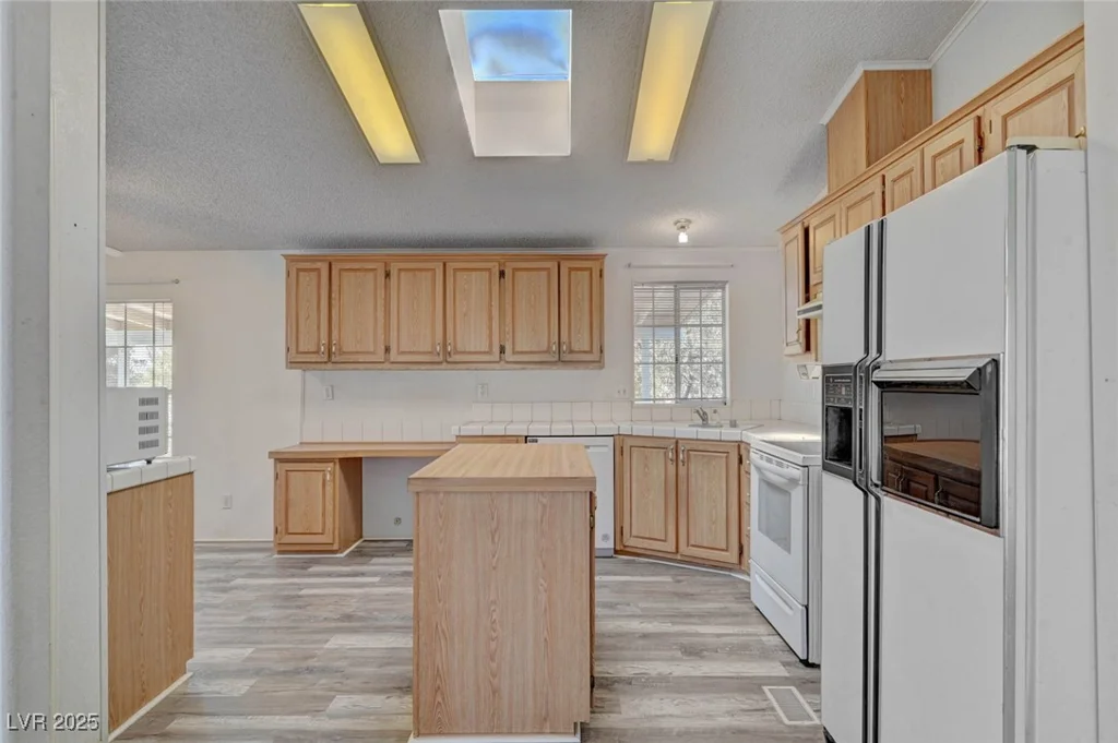 3301 Pahrump Valley, Pahrump, NV 89048