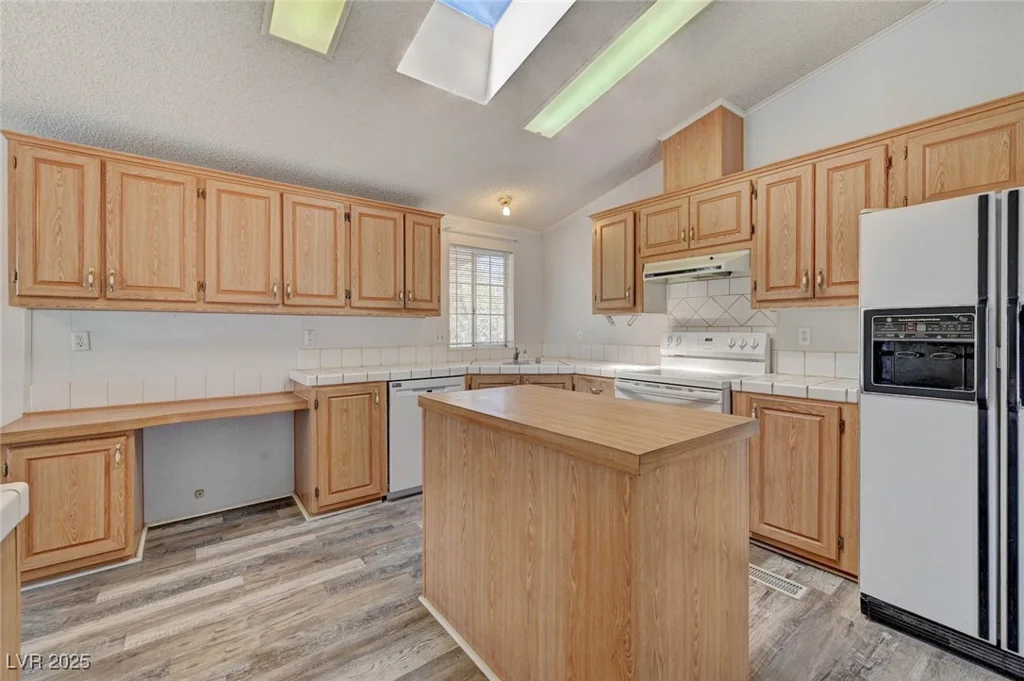 3301 Pahrump Valley, Pahrump, NV 89048