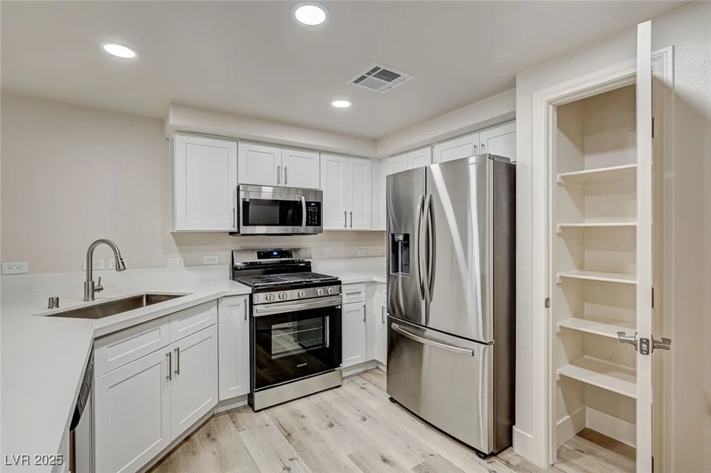 3400 Cabana, Las Vegas, NV 89122