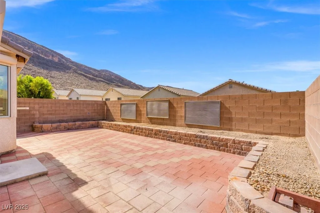 10642 Dawns Mist, Las Vegas, NV 89129