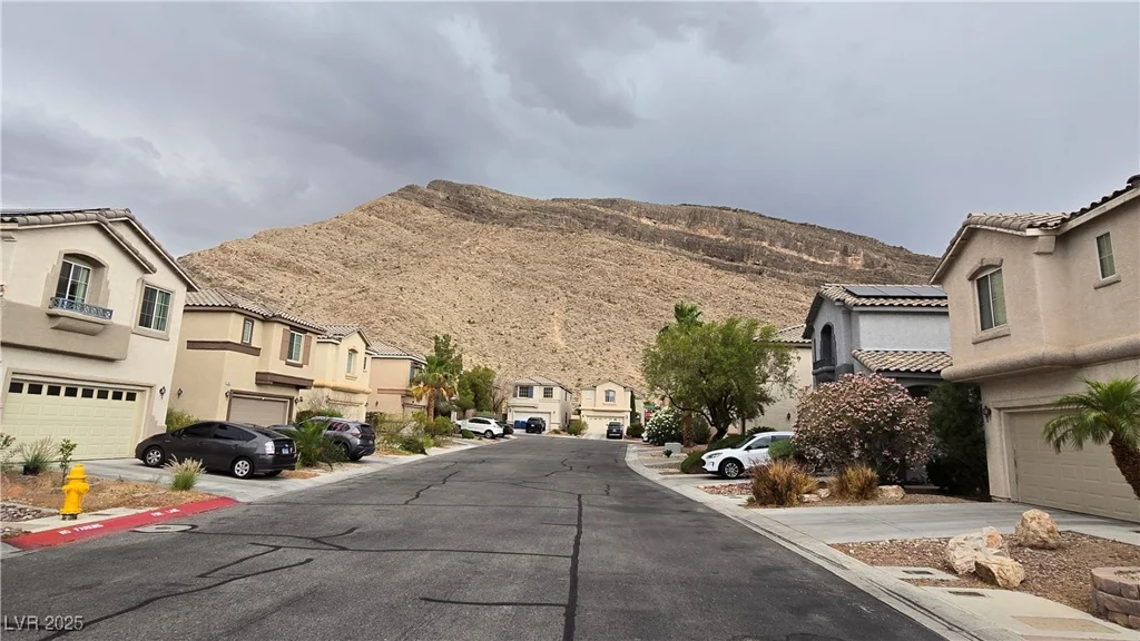 10642 Dawns Mist, Las Vegas, NV 89129