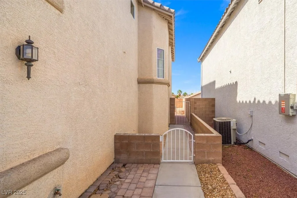 10642 Dawns Mist, Las Vegas, NV 89129