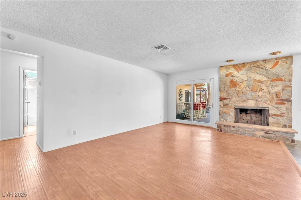 3158 La Luna, Henderson, NV 89014