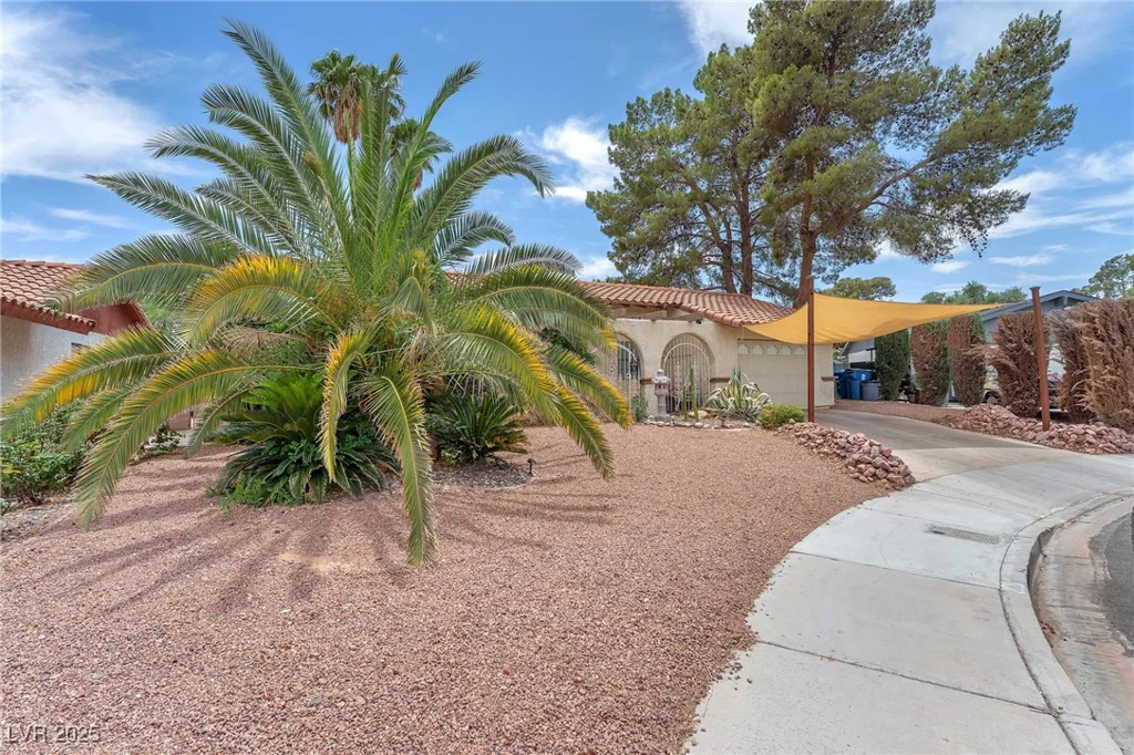 3158 La Luna, Henderson, NV 89014