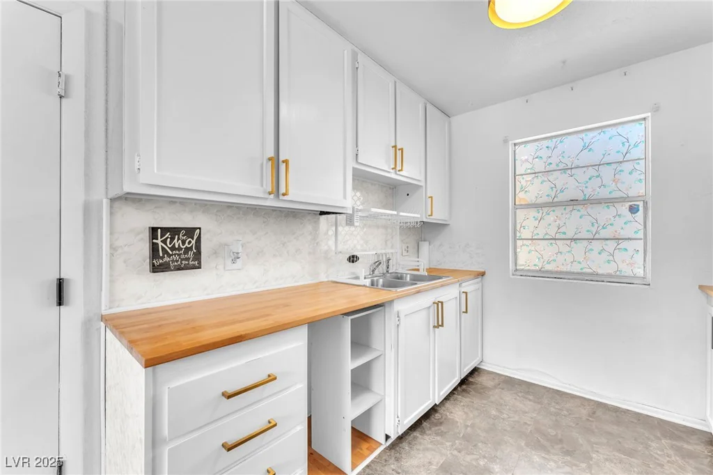 3158 La Luna, Henderson, NV 89014