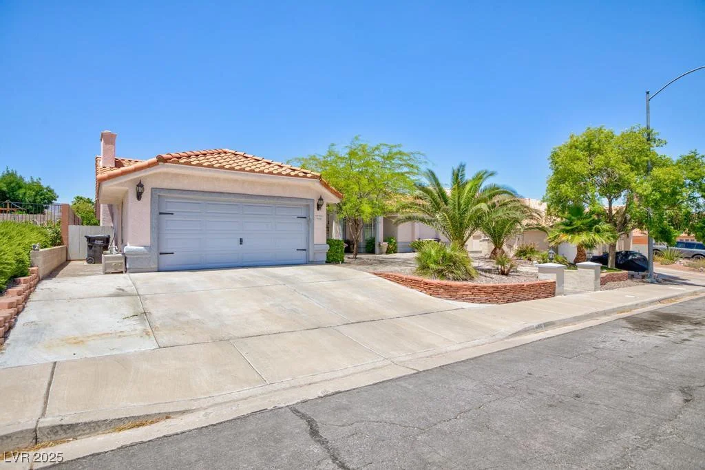 905 White Thunder, Henderson, NV 89002