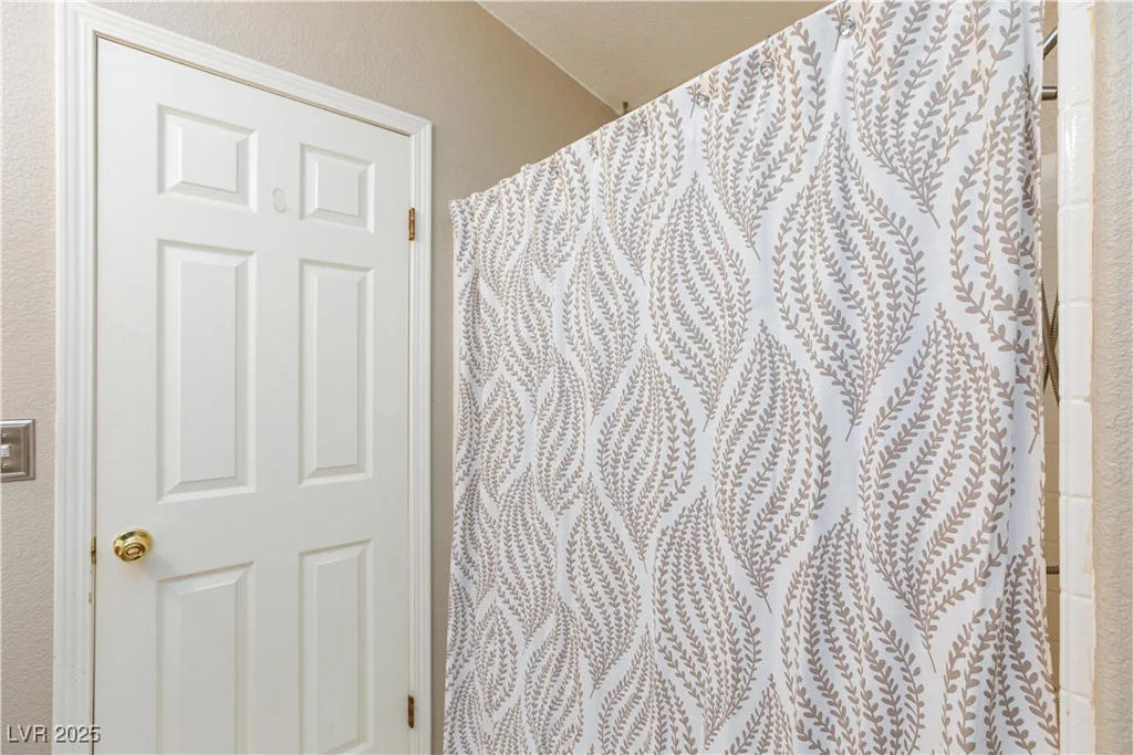 905 White Thunder, Henderson, NV 89002