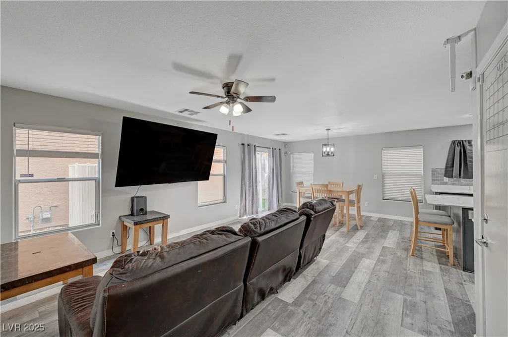 687 Porchtown, Las Vegas, NV 89183