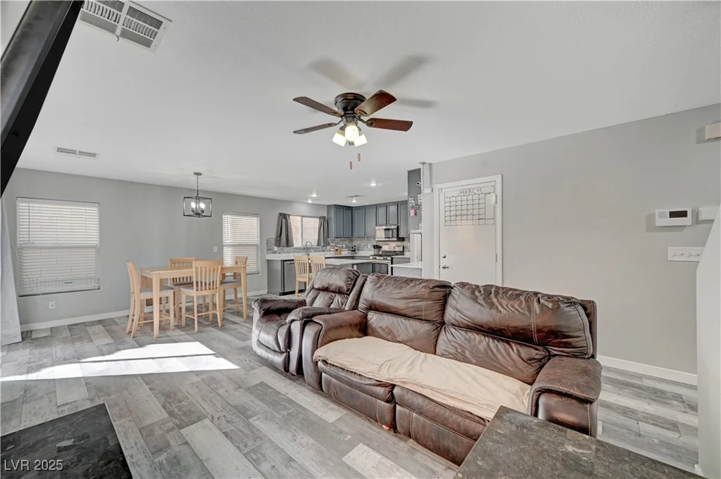 687 Porchtown, Las Vegas, NV 89183