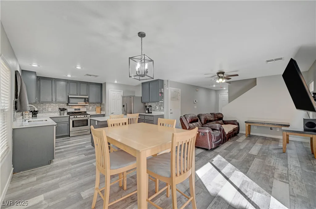 687 Porchtown, Las Vegas, NV 89183