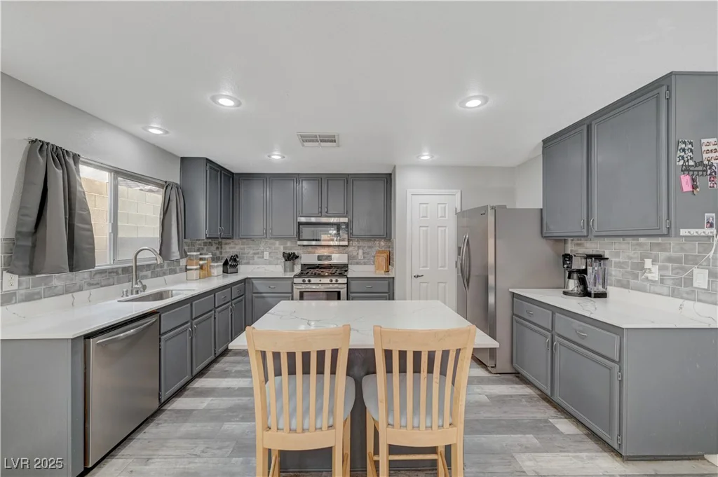 687 Porchtown, Las Vegas, NV 89183