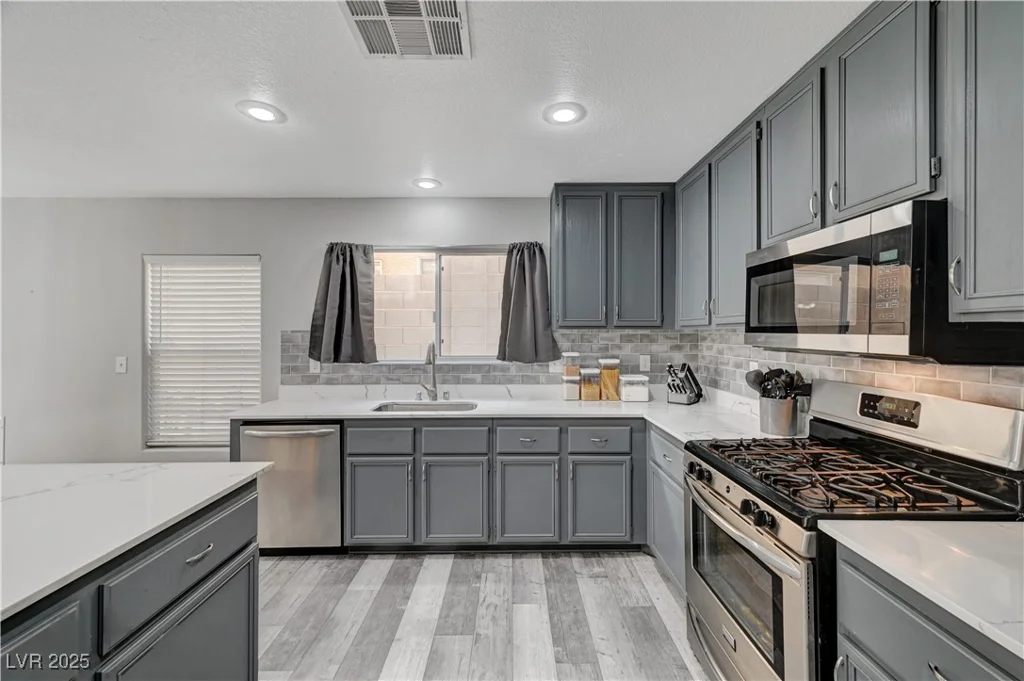 687 Porchtown, Las Vegas, NV 89183