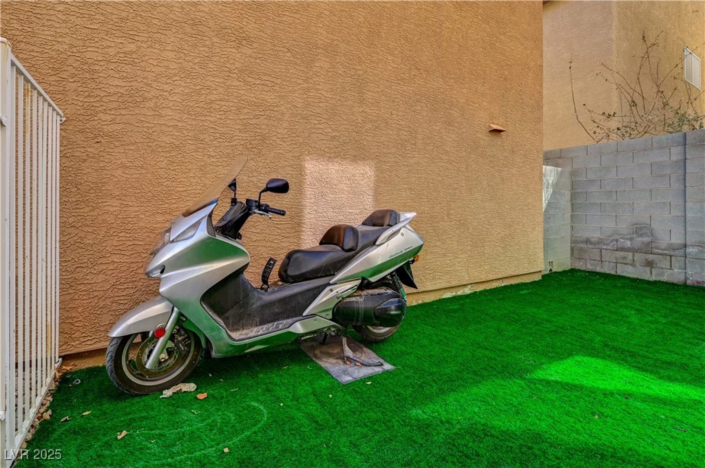687 Porchtown, Las Vegas, NV 89183