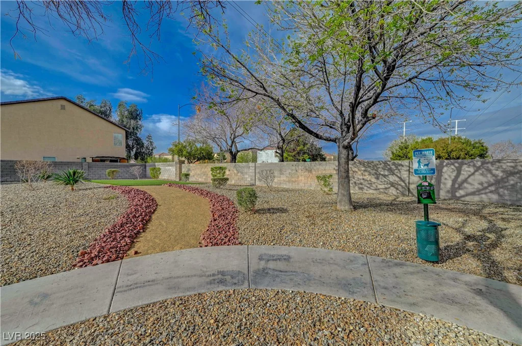 687 Porchtown, Las Vegas, NV 89183