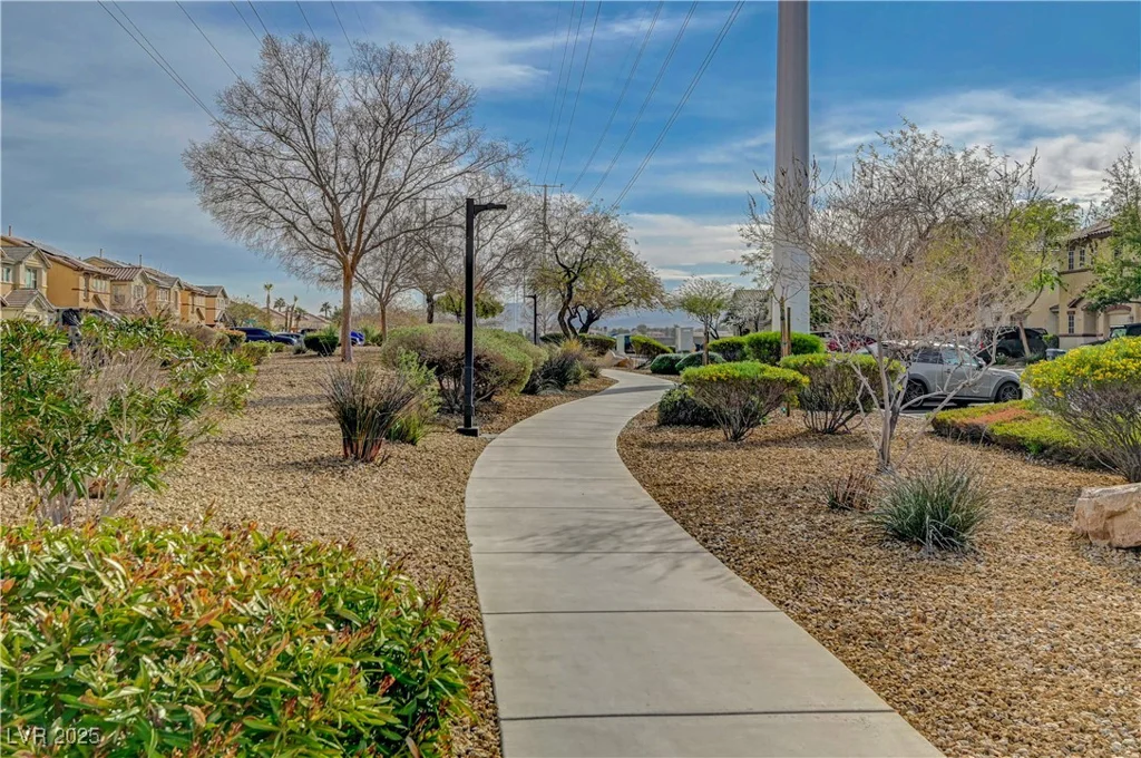 687 Porchtown, Las Vegas, NV 89183
